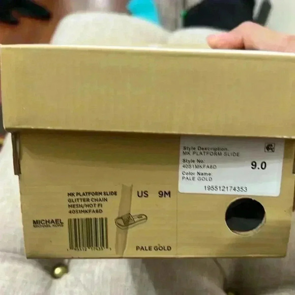 Michael Kors white and gold platform slide - Picture 2 of 6